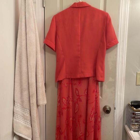 Colorful maxi dress for any occasion. - Picture 3 of 4